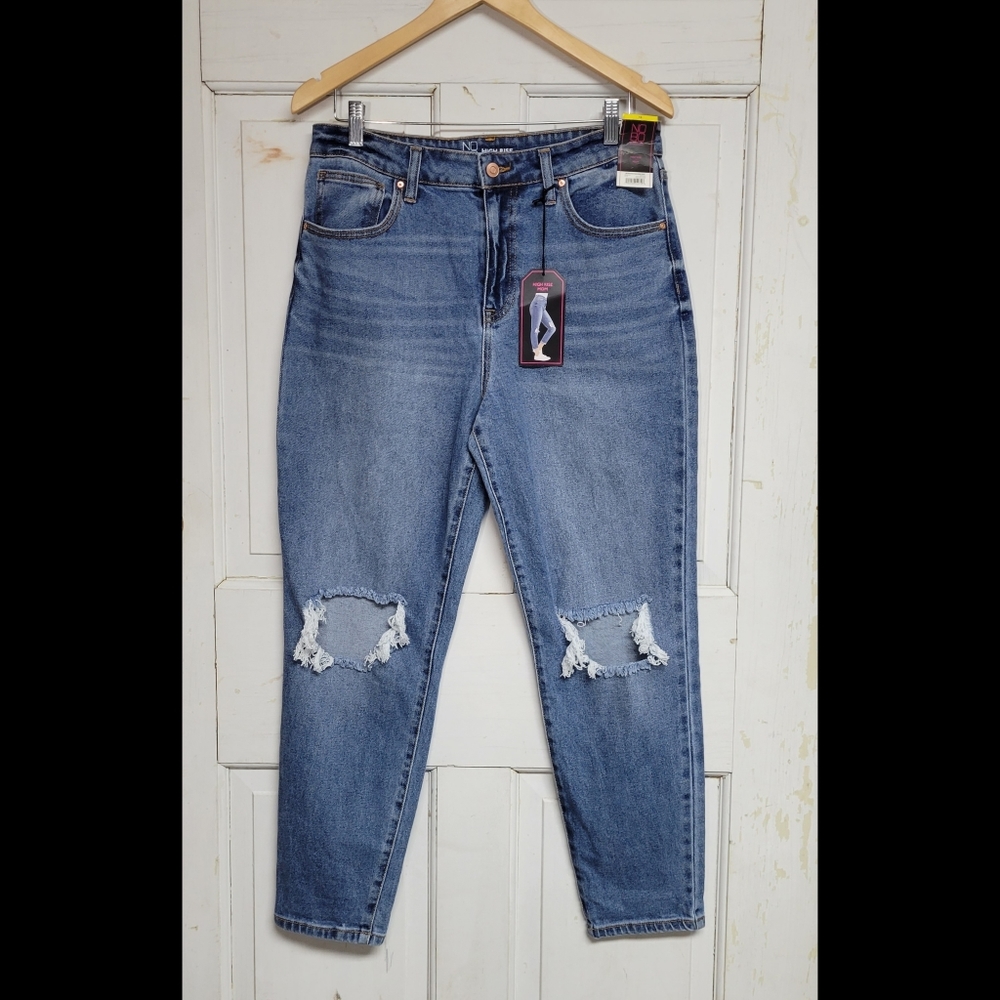 No boundaries destructed mom Jean size 13 jr